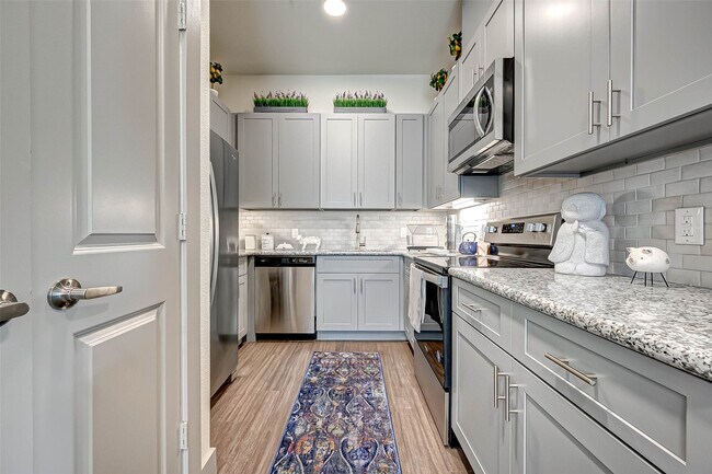 Building Photo - 6955 Turtlewood Dr