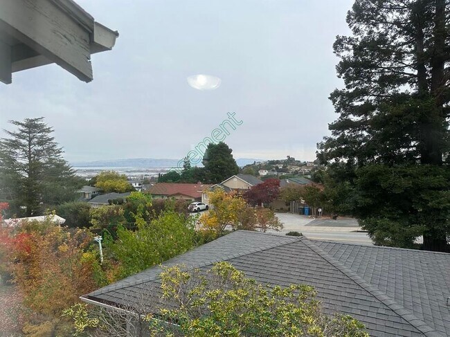 Building Photo - 108 Club Dr