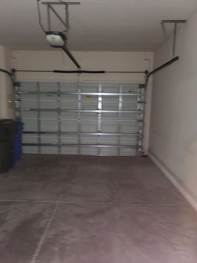 Building Photo - Arborview Park Townhouse close to UCF located in Oviedo (2 bed /2 1/2 bath)