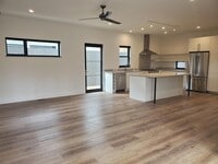Building Photo - 423 N 8th St