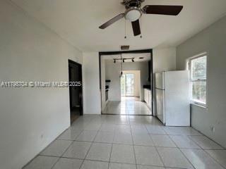 Building Photo - 2202 Van Buren St