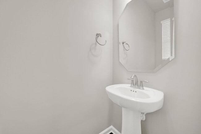 Building Photo - Lovely 3 Bed 3.5 Bath Townhome in Indian L...