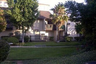 Building Photo - **Half off first month's rent** Spacious 1 bedroom overlooking pool and spa in La Mesa!