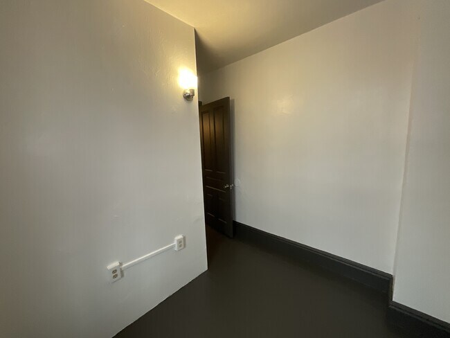 Building Photo - 649 W College Ave