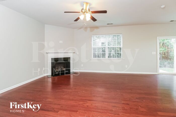 Building Photo - 2648 Kinmere Dr