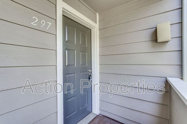 Building Photo - 297 Stonegate Cir