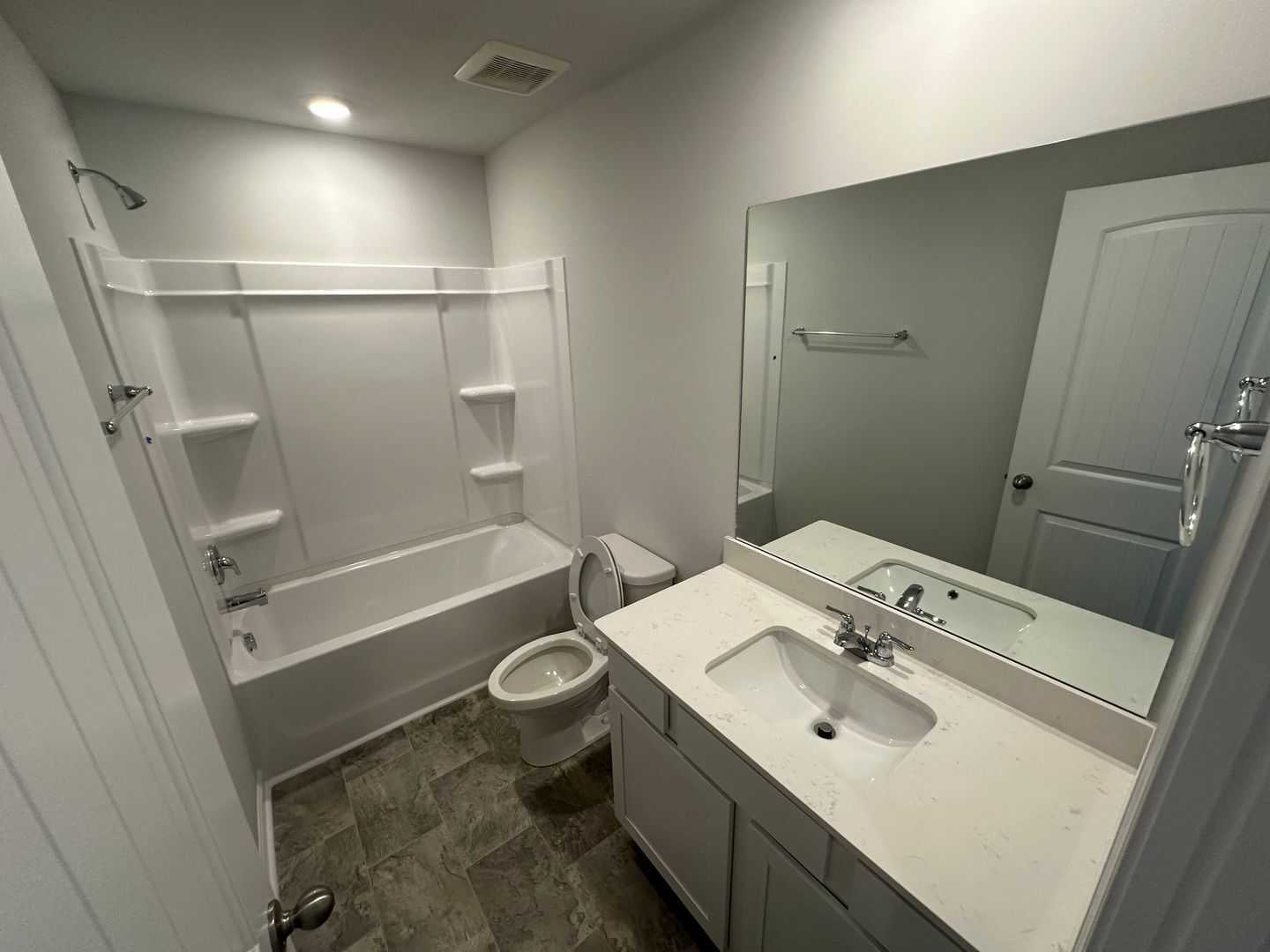 Building Photo - 812 Quinn Dr