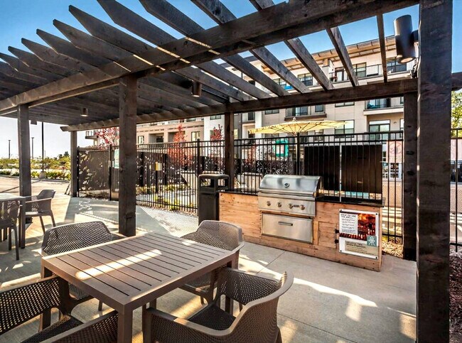 Building Photo - 8510 Westfield Blvd