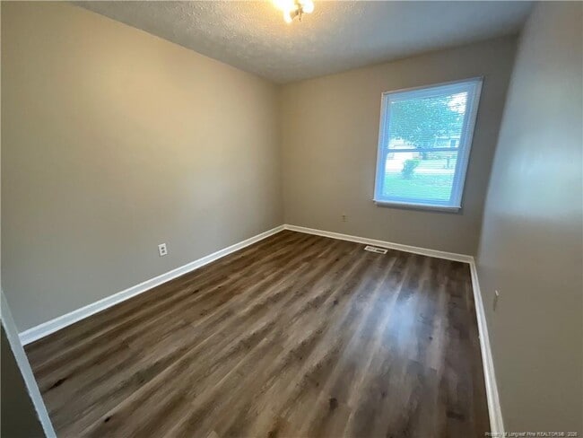 Building Photo - 929 Kennesaw Dr