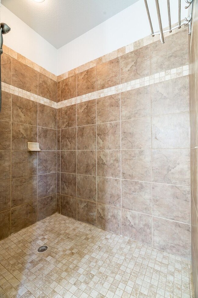 Building Photo - Spacious 3 Bedroom Home in West Fayetteville!