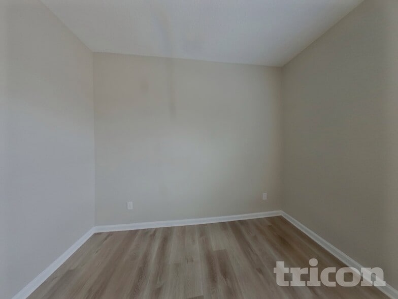 Building Photo - 16517 Cherry Landing Dr