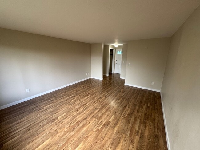 Building Photo - Charming 3 Bed / 2 Bath Ranch on Large Lot – Cul-de-Sac Location – $2,495/mo