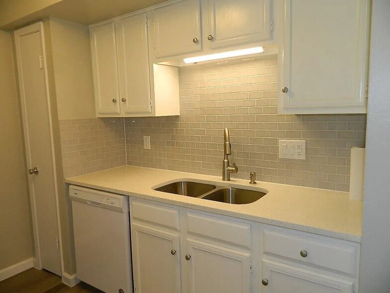 Building Photo - 4159 Steck Ave