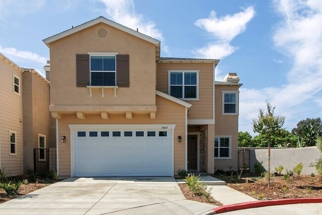 Building Photo - Modern Two-Story Home with Private Backyar...