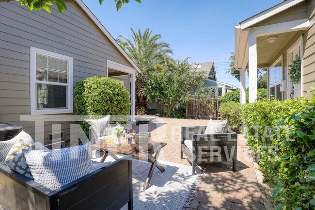 Building Photo - 2531 27th St