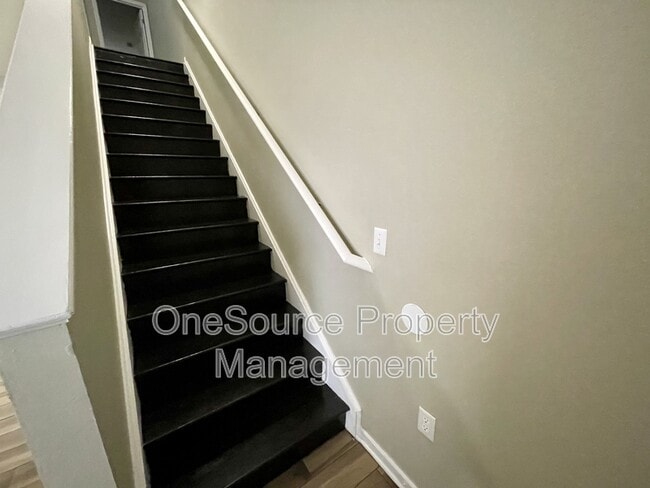 Building Photo - 4434 Gearhart Rd