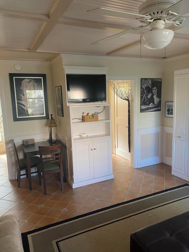 Building Photo - 101 S Golfview Rd