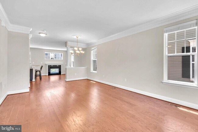 Building Photo - 617 S Cherry Grove Ave