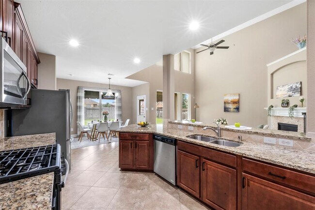 Building Photo - 102 Blossom Terrace Ln