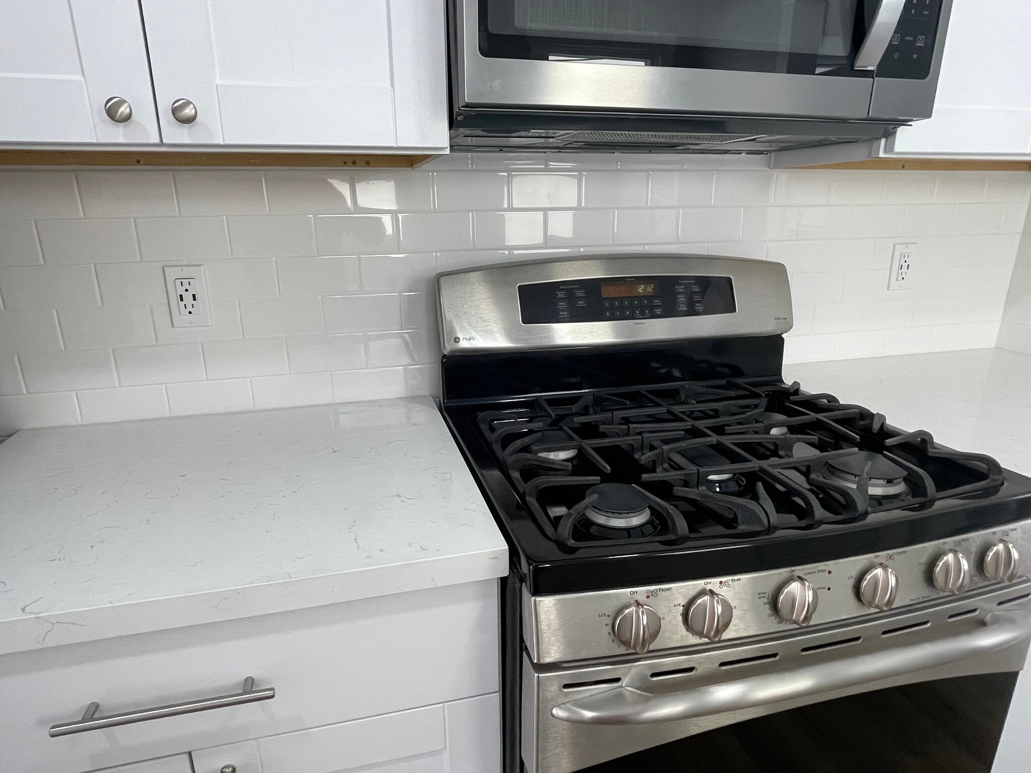 USB Outlets - 906 7th St