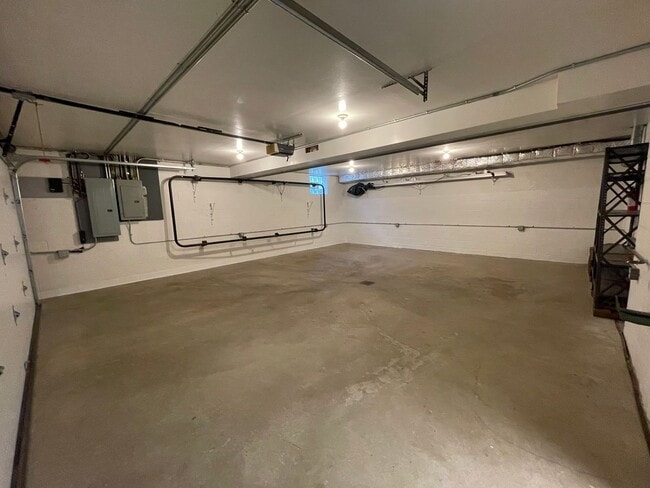 Building Photo - Nicely Renovated 2 Bedroom/2  Bath in Bon Air!