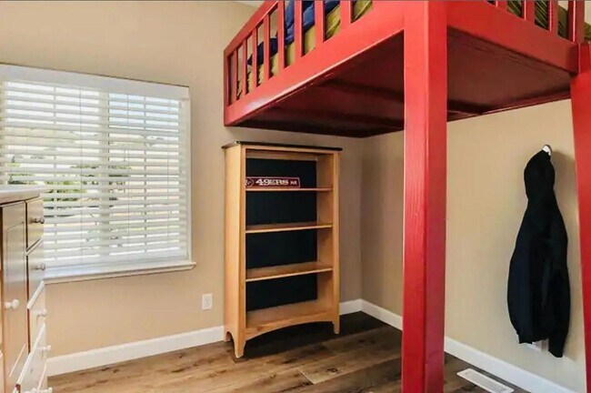 Building Photo - Gorgeous Ranch House on 5 Acres of Land in the Gilroy Hills