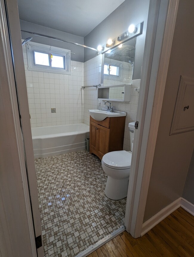 Building Photo - 1305 Oxford St