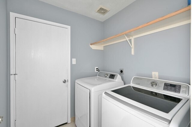 Building Photo - 6715 Dillon Dr