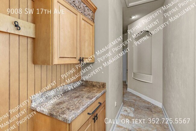 Building Photo - 9008 SW 17th Ave