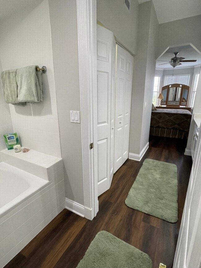 Building Photo - 4620 Riverwalk Village Ct