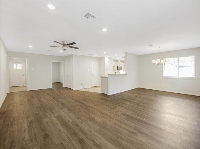 Building Photo - 5830 Ettrick Dr