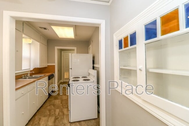 Building Photo - 1247 S Quebec Ave