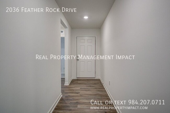 Building Photo - 2036 Feather Rock Dr