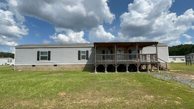 Building Photo - Look No Further!