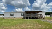 Building Photo - Look No Further!