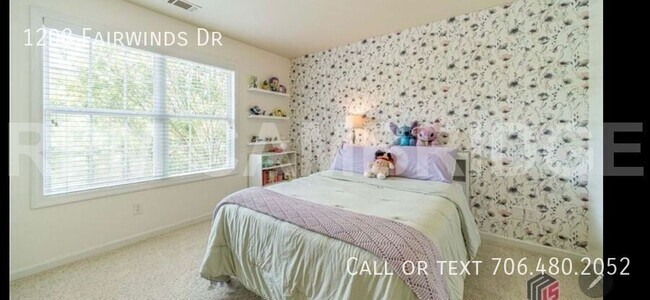 Building Photo - 1208 Fairwinds Dr