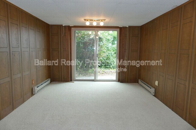 Building Photo - 3402 37th Ave W