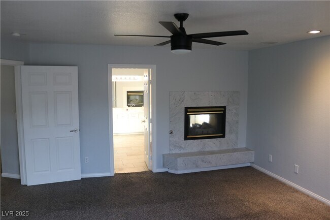 Building Photo - 3733 Deer Flats St