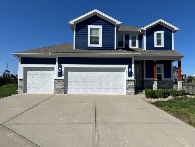Building Photo - 700 Quincy Ct
