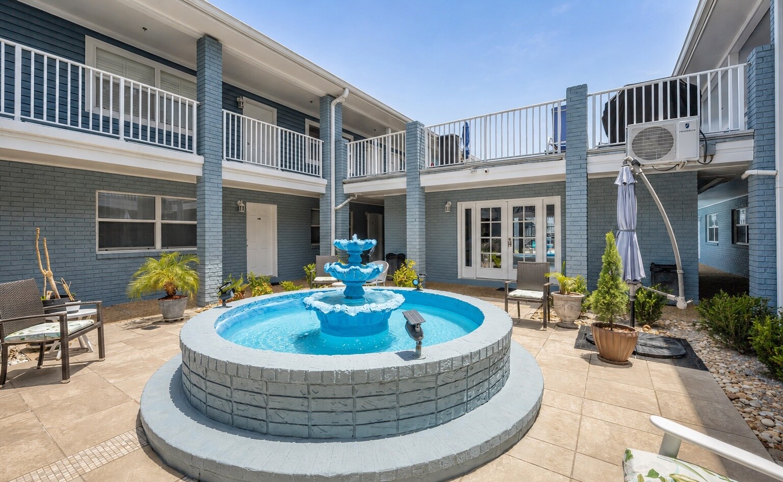 Building Photo - 1282 Beach Blvd