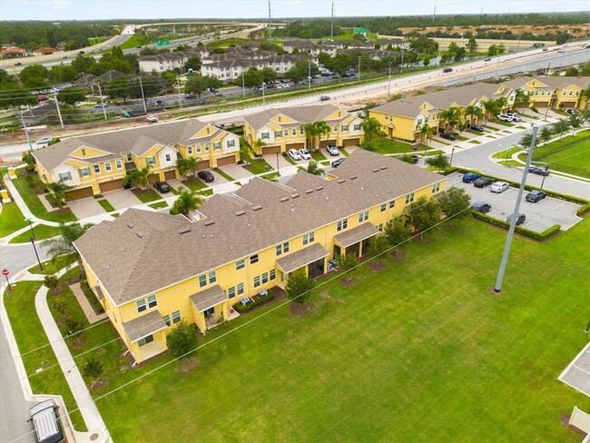 Building Photo - 9819 Red Eagle Dr