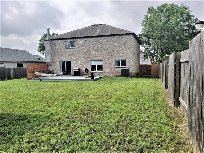 Building Photo - 2960 Donnell Dr