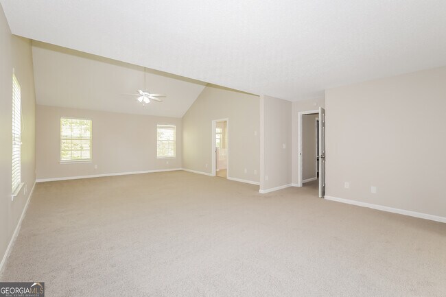 Building Photo - 665 Lakeridge Ct