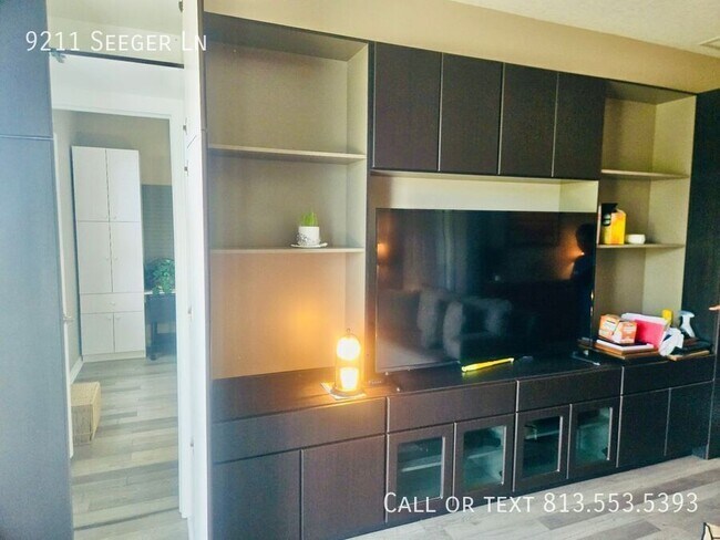 Building Photo - 9211 Seeger Ln