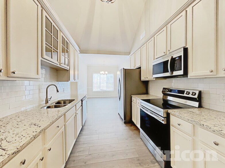 Building Photo - 295 Wisteria Blvd