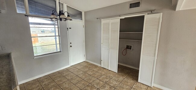 Building Photo - 304 Kessler Ave