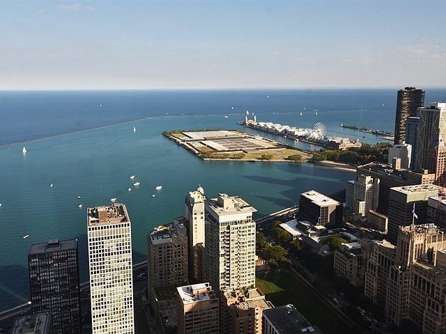 Building Photo - 175 E Delaware Pl