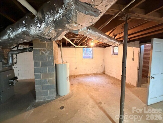Building Photo - 2590 Otis Dellinger Rd