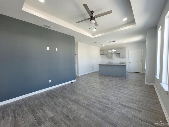 Building Photo - 3815 Las Vistas Ln