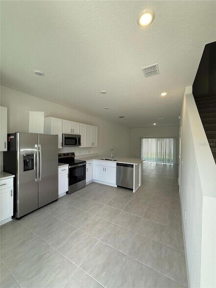 Building Photo - 3082 Skyline Lp